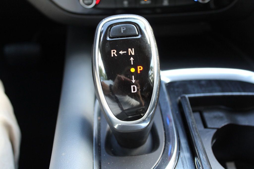 Used 2019 Buick Enclave Essence FWD image 19