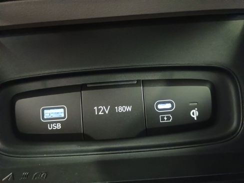 New 2026 Hyundai Venue SEL FWD image 24