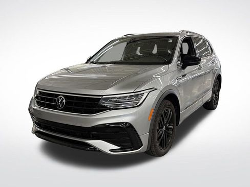 Used 2022 Volkswagen Tiguan SE R-Line FWD image 1