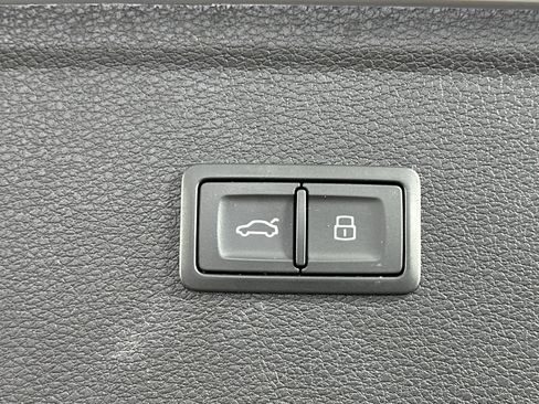 Certified 2023 Audi Q5 2.0T Premium w/ Convenience Package image 15