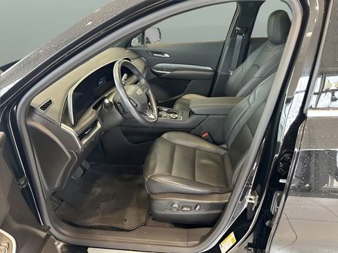 Used 2024 Cadillac XT4 Premium Luxury image 8