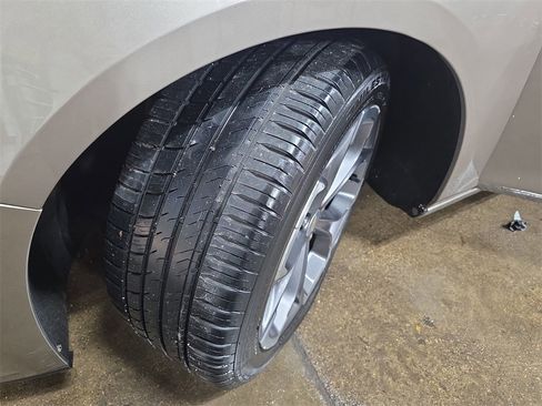 Used 2023 Chevrolet Malibu LT image 31