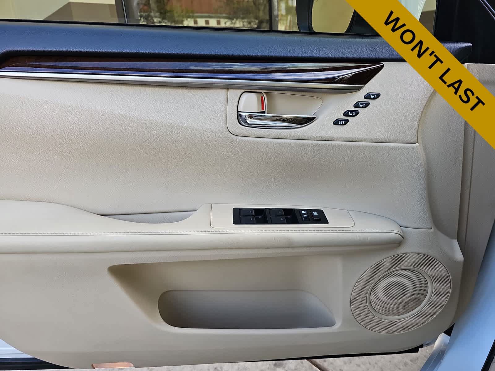 Used 2015 Lexus ES 350 w/ Premium Package FWD image 28