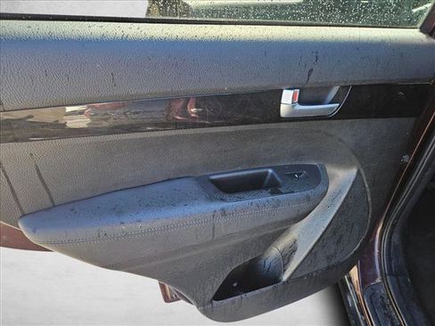 Used 2015 Kia Sorento LX image 13