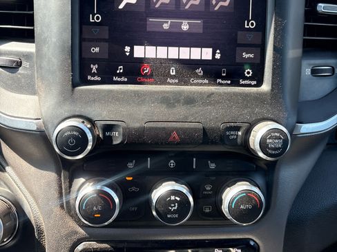 Used 2019 RAM 1500 Big Horn AWD/4WD image 10