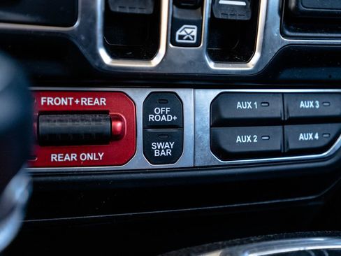 Used 2024 Jeep Wrangler Unlimited Rubicon 4xe AWD/4WD image 30