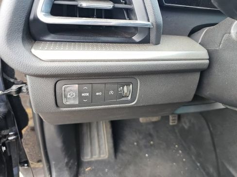 Used 2024 Chevrolet Traverse LT AWD/4WD image 19