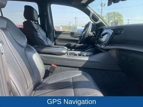 Certified 2024 Jeep Wagoneer Series II w/ Flexible Seating Group AWD/4WD image 16