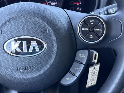 Used 2019 Kia Soul FWD image 18
