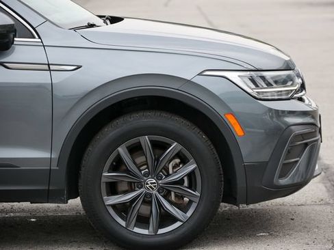 Used 2022 Volkswagen Tiguan SE AWD/4WD image 29