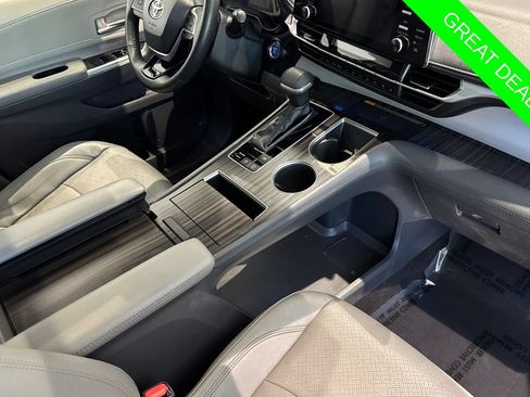 Certified 2023 Toyota Sienna Limited FWD image 18
