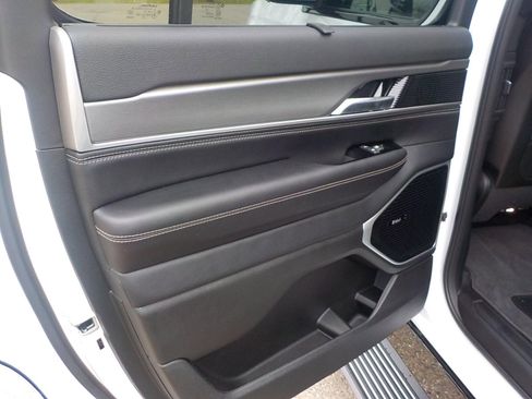 New 2026 Jeep Grand Wagoneer Limited image 13