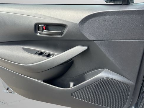 Used 2025 Toyota Corolla LE FWD image 21