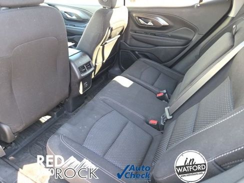 Used 2024 GMC Terrain SLE w/ Driver Convenience Package image 9