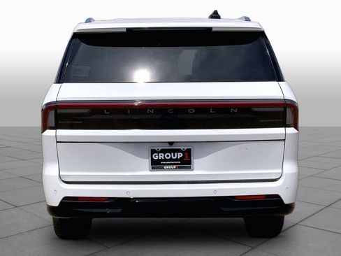 New 2026 Lincoln Navigator L Reserve AWD/4WD image 4