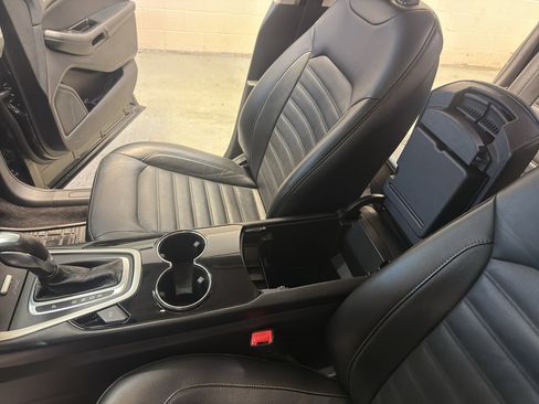 Used 2015 Ford Edge SEL w/ Equipment Group 201A image 18