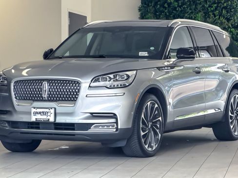 Used 2020 Lincoln Aviator Reserve w/ Equipment Group 202A AWD/4WD image 8