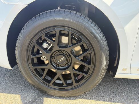 Used 2010 Buick LaCrosse CX FWD image 9