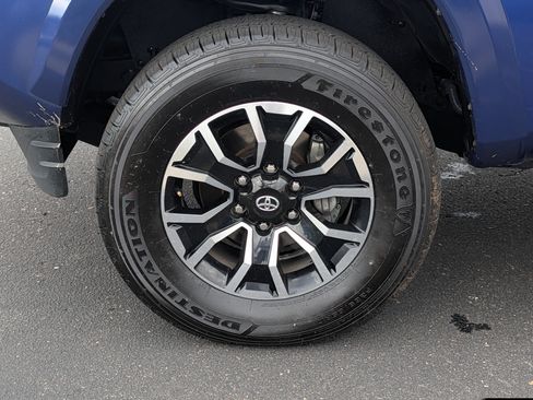 Used 2022 Toyota Tacoma TRD Sport w/ Technology Package AWD/4WD image 17
