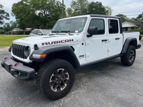 Used 2026 Jeep Gladiator Rubicon AWD/4WD image 6