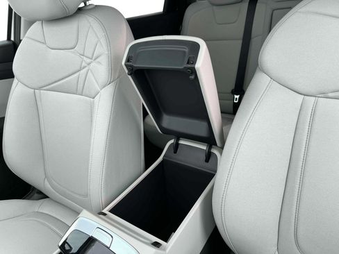 New 2025 Hyundai Tucson SEL image 18