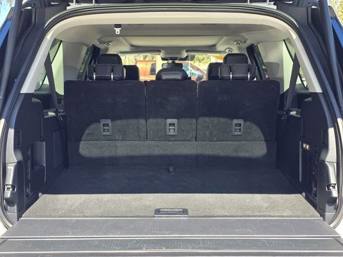 Used 2025 Ford Expedition Max Platinum image 9