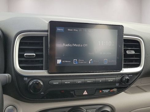 Used 2025 Hyundai Venue SEL FWD image 15