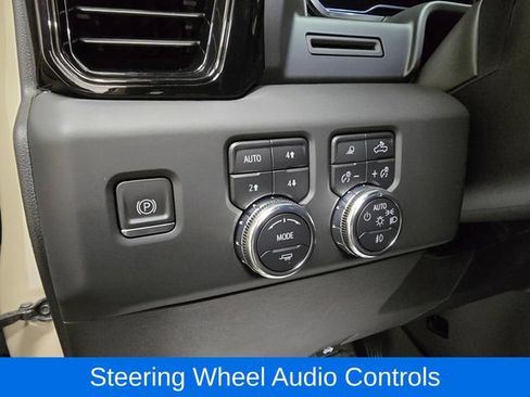 Used 2022 GMC Sierra 1500 AT4 w/ AT4 Premium Package AWD/4WD image 19
