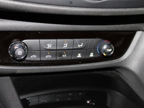 Used 2018 Buick Regal Preferred w/ Sights and Sounds Package AWD/4WD image 18