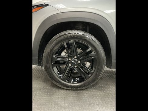 Used 2025 Chevrolet Trax ACTIV FWD image 32