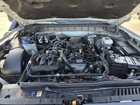 Used 2024 Ford Bronco Everglades image 32