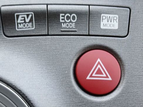 Used 2013 Toyota Prius Two image 34