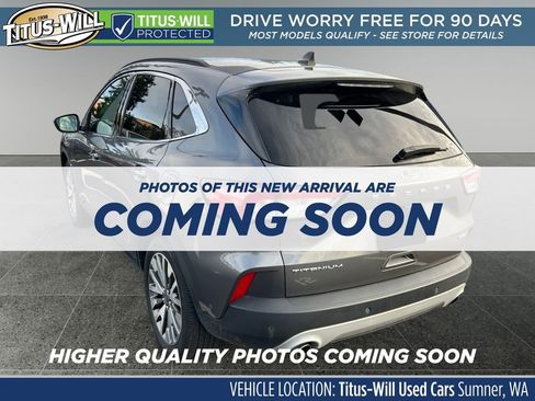 Used 2021 Ford Escape Titanium image 3