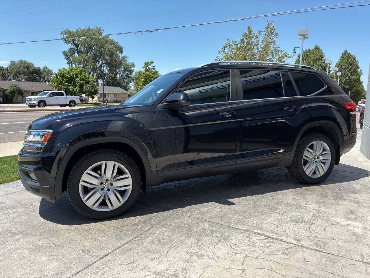 Used 2019 Volkswagen Atlas SE w/ Towing Package FWD image 4