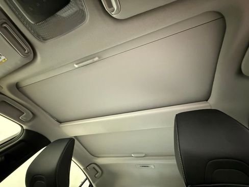 Used 2024 Toyota Prius XLE image 19