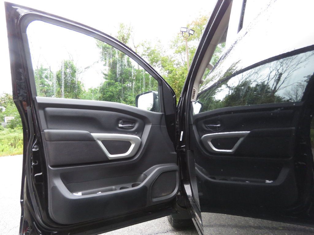 Used 2021 Nissan Titan SV w/ SV Convenience Package AWD/4WD image 9