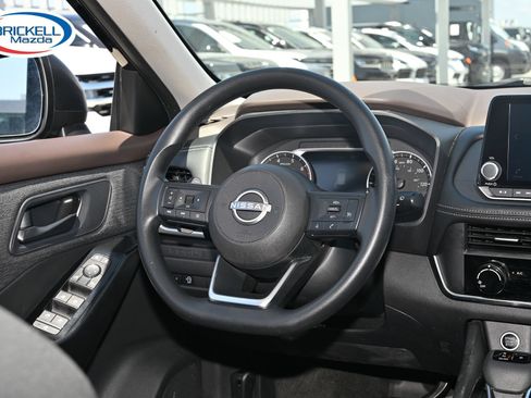 Used 2023 Nissan Rogue S FWD image 19