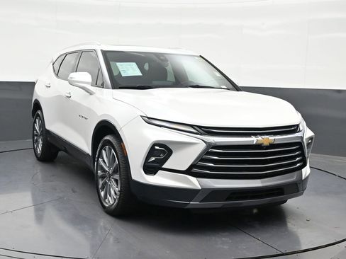Used 2023 Chevrolet Blazer Premier w/ Driver Confidence II Package FWD image 8