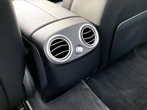 Used 2018 Mercedes-Benz GLC 300 4MATIC image 10