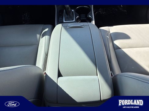 Used 2019 Toyota Highlander XLE AWD/4WD image 15