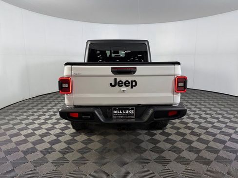 Certified 2024 Jeep Gladiator Sport AWD/4WD image 8