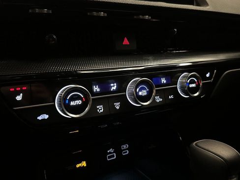 Used 2024 Honda CR-V EX-L image 15