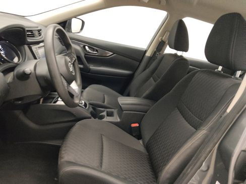 Used 2018 Nissan Rogue S FWD image 17