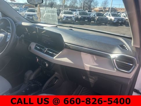 Used 2025 Chevrolet TrailBlazer LT image 9