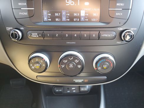 Used 2018 Kia Soul image 31