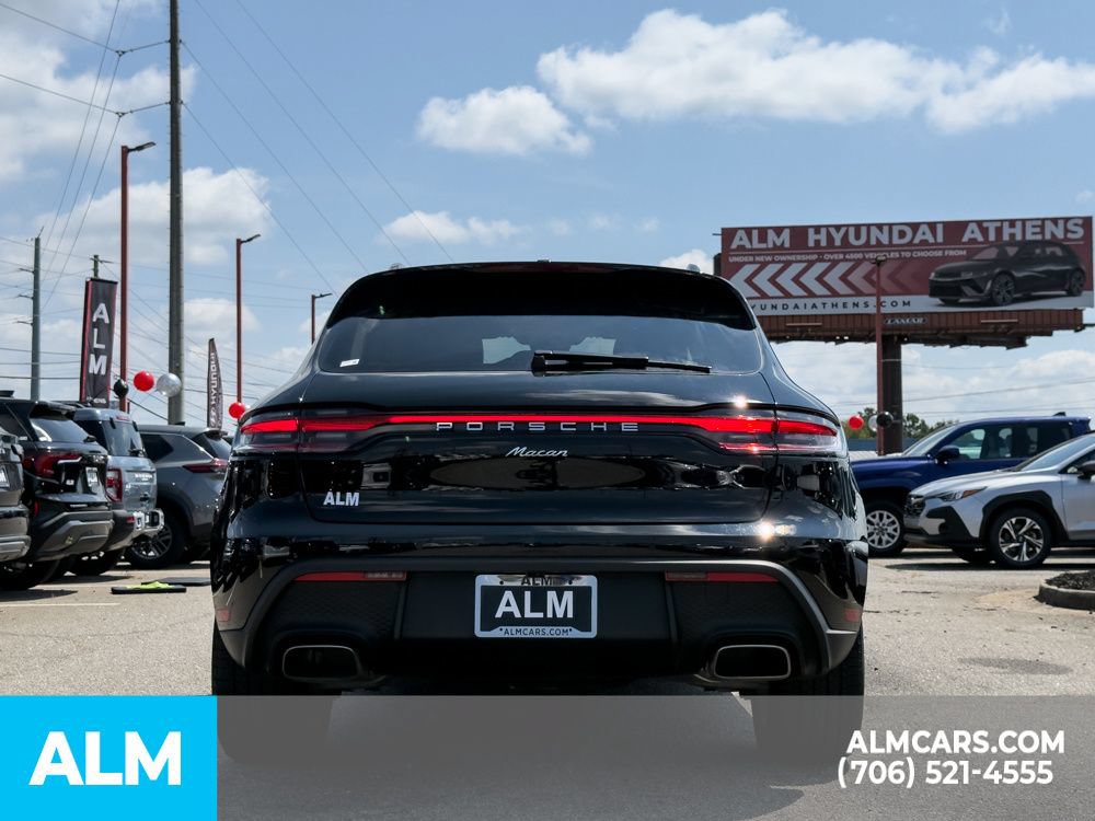 Used 2025 Porsche Macan w/ Premium Package Plus AWD/4WD image 5