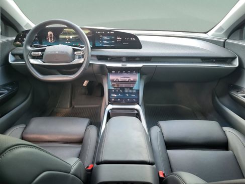Used 2025 Lucid Air Pure image 39