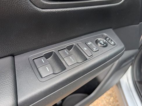 Certified 2025 Honda CR-V Sport image 9