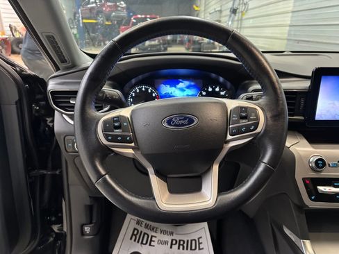 Used 2023 Ford Explorer XLT w/ Equipment Group 202A AWD/4WD image 15