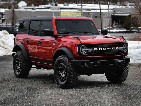 Used 2023 Ford Bronco Wildtrak image 5